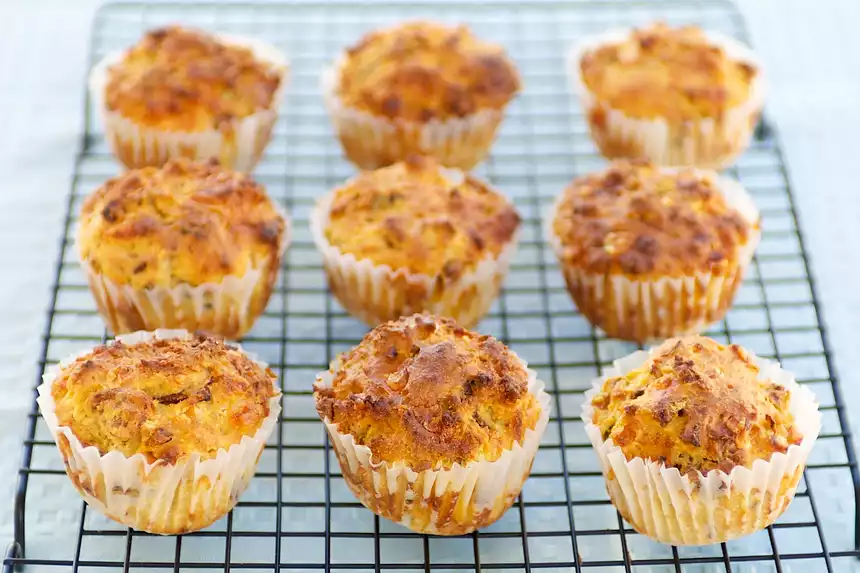 Cheesy Bacon-Corn Muffins