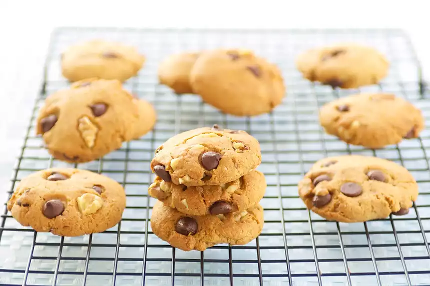 Whole Wheat Peanut Butter Chocolate Chip Cookies