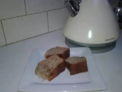 Easy Moist Apple Cake