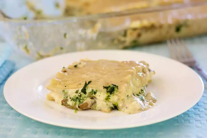 Cheesy Spinach and Mushroom Lasagna