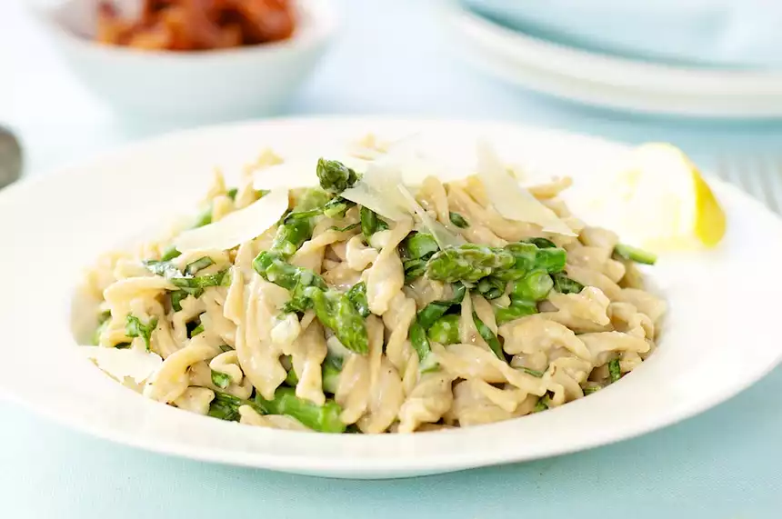Creamy Asparagus Pasta