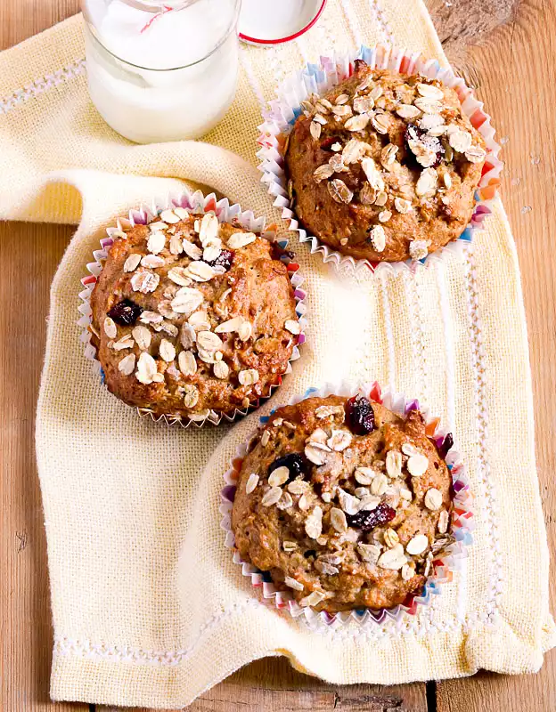 Cinnamon Raisin Apple Muffins