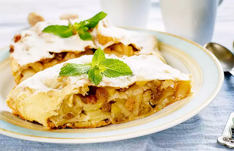 Easy Apple Strudel