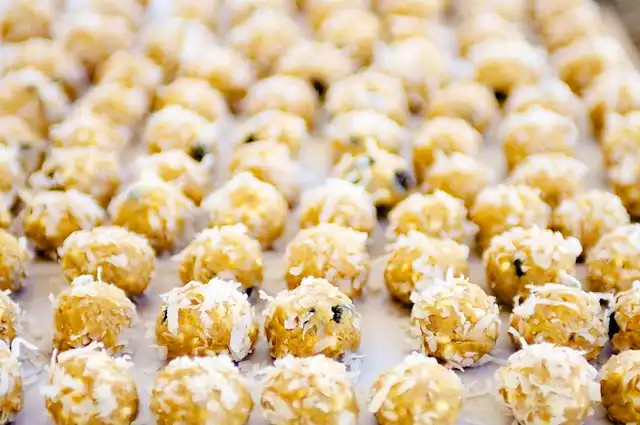 Double Peanut Snowballs