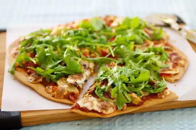 Artichoke Hearts, Roasted Bell Pepper and Fresh Mozzarella Pizza